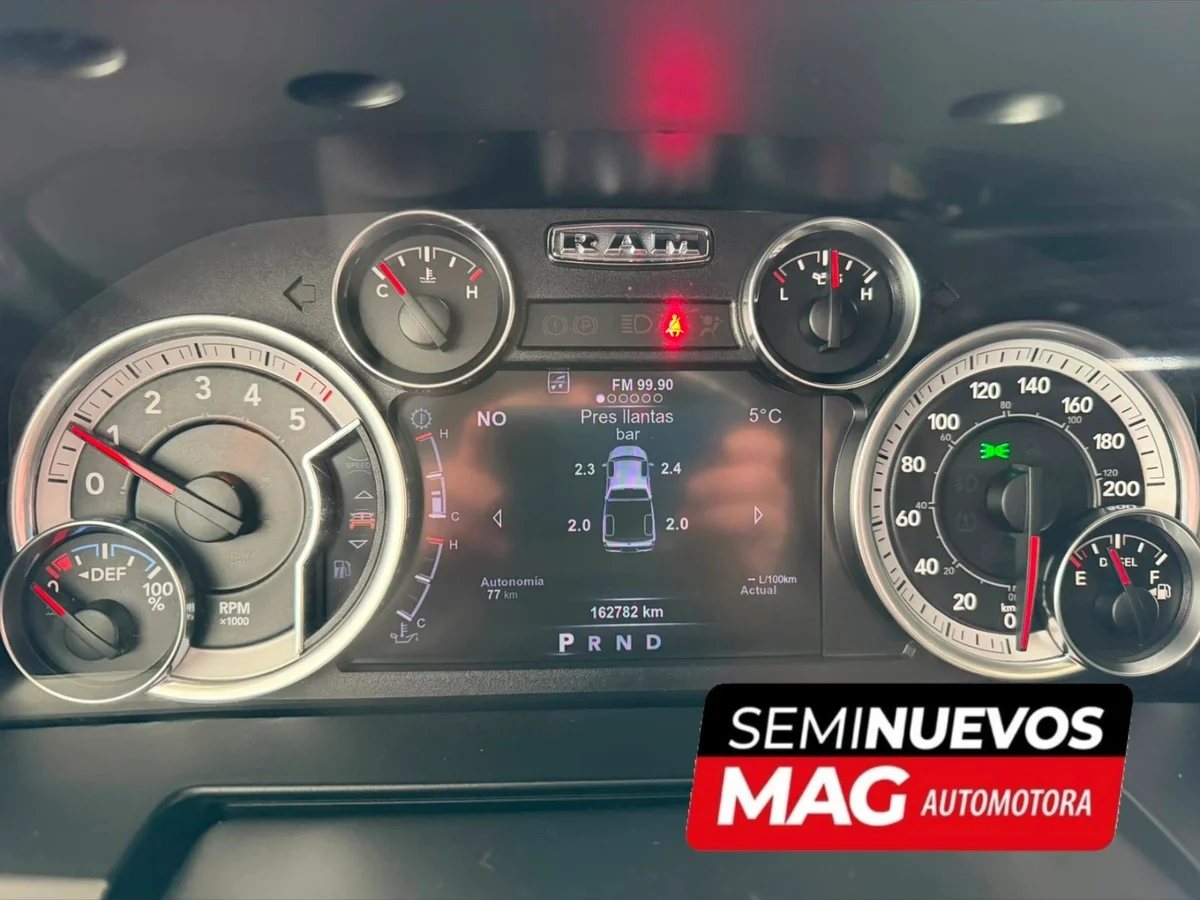 DODGE Ram 1500 Laramie 2017 - Miniatura 10