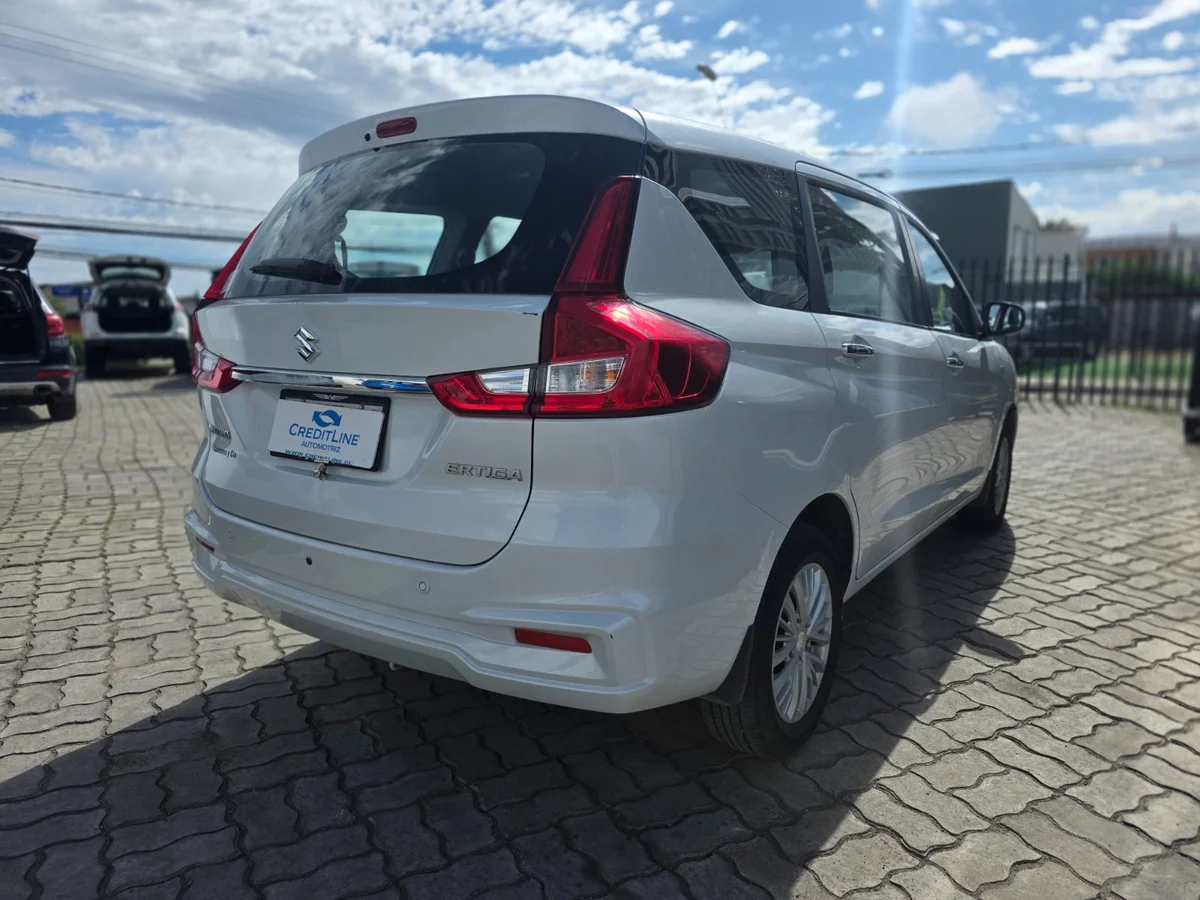 Suzuki Ertiga — foto 2 de 11