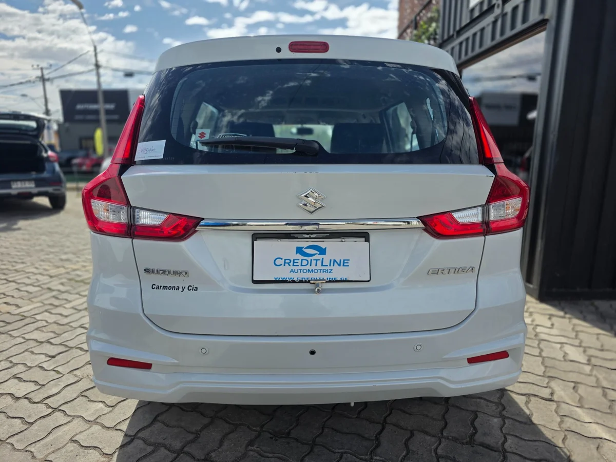 Suzuki Ertiga — foto 3 de 11