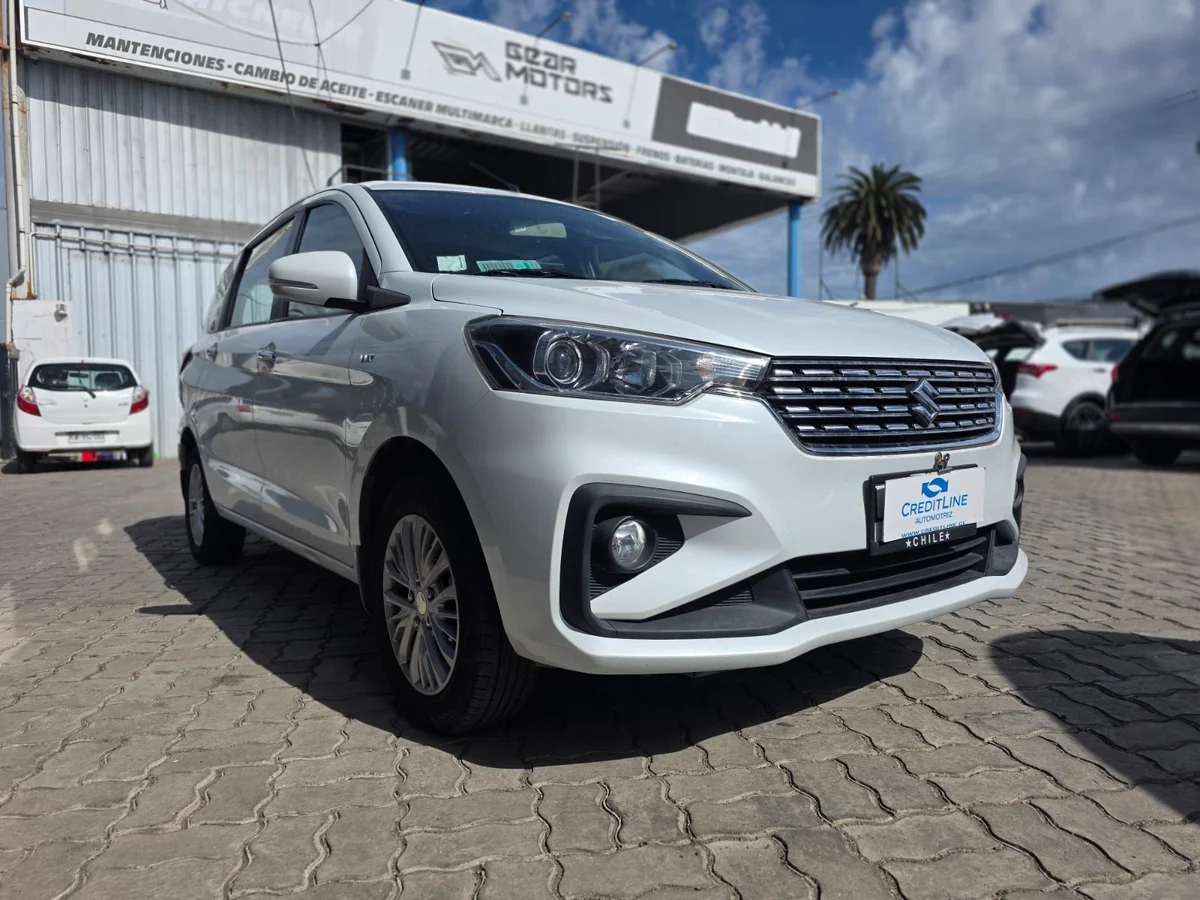 Suzuki Ertiga — foto 6 de 11