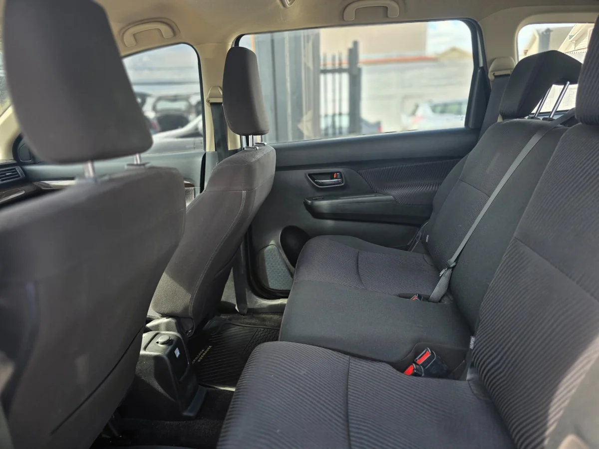 Suzuki Ertiga — foto 9 de 11