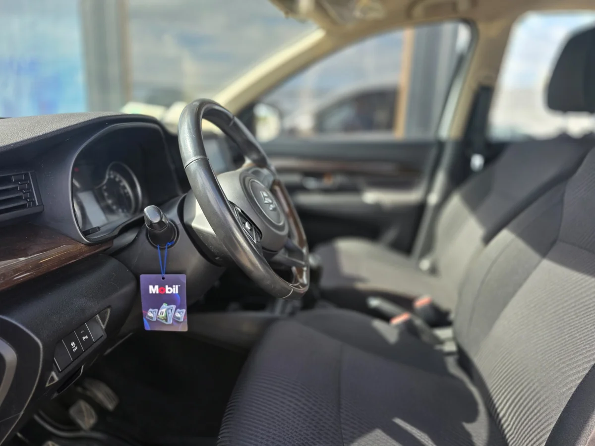 Suzuki Ertiga — foto 10 de 11