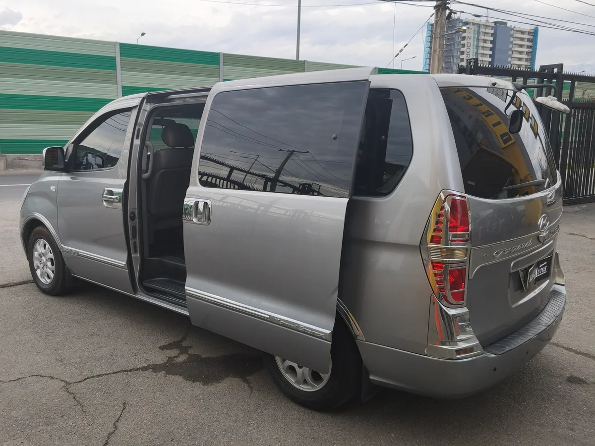 Hyundai Grand Starex 2.5 Clase B — foto 10 de 10