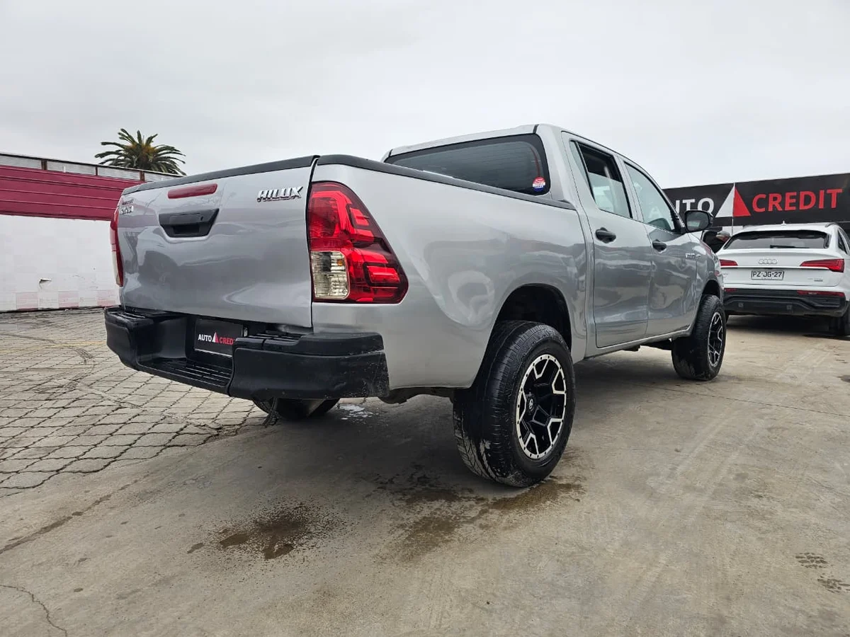 Toyota Hilux — foto 3 de 10