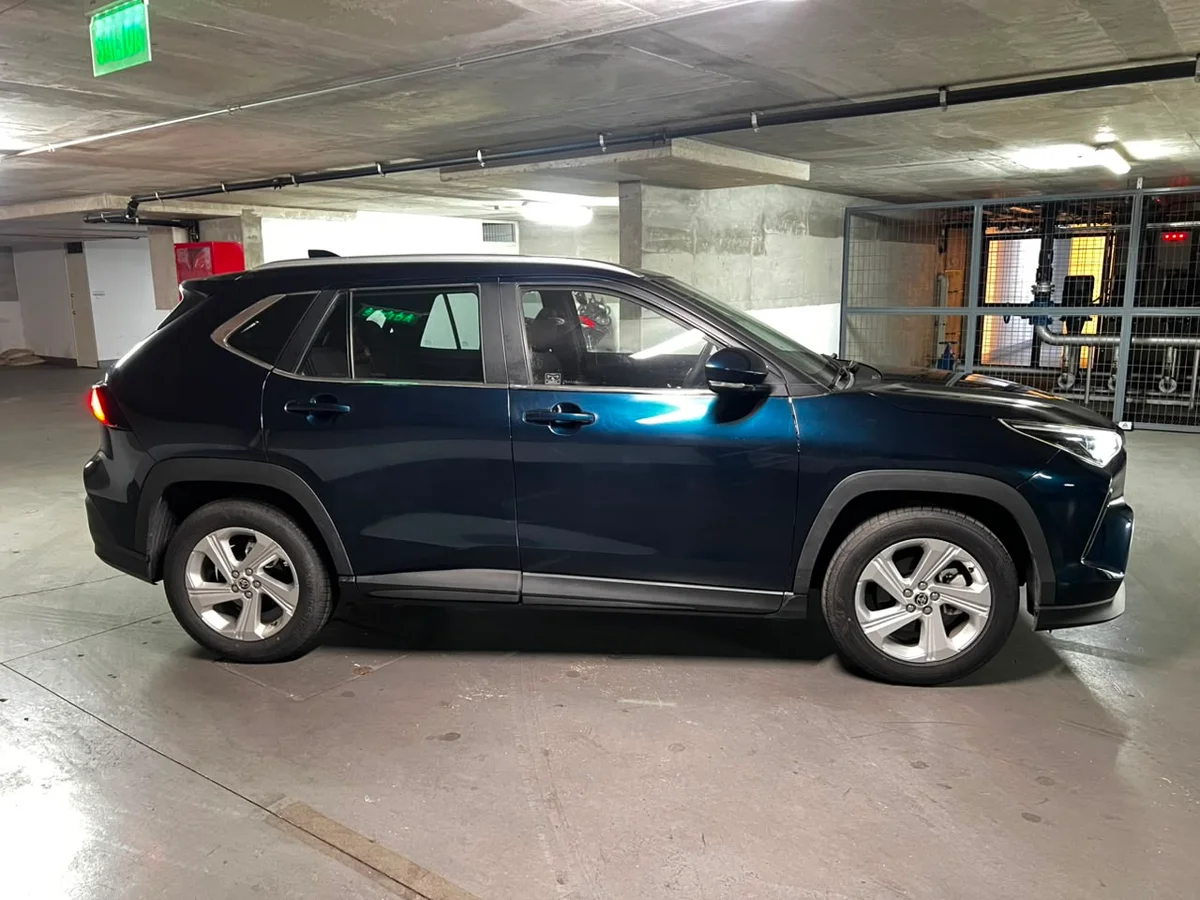 Toyota Yaris Cross 1.5L XI MT5 2024 pérdida asimilada robo - Miniatura 9