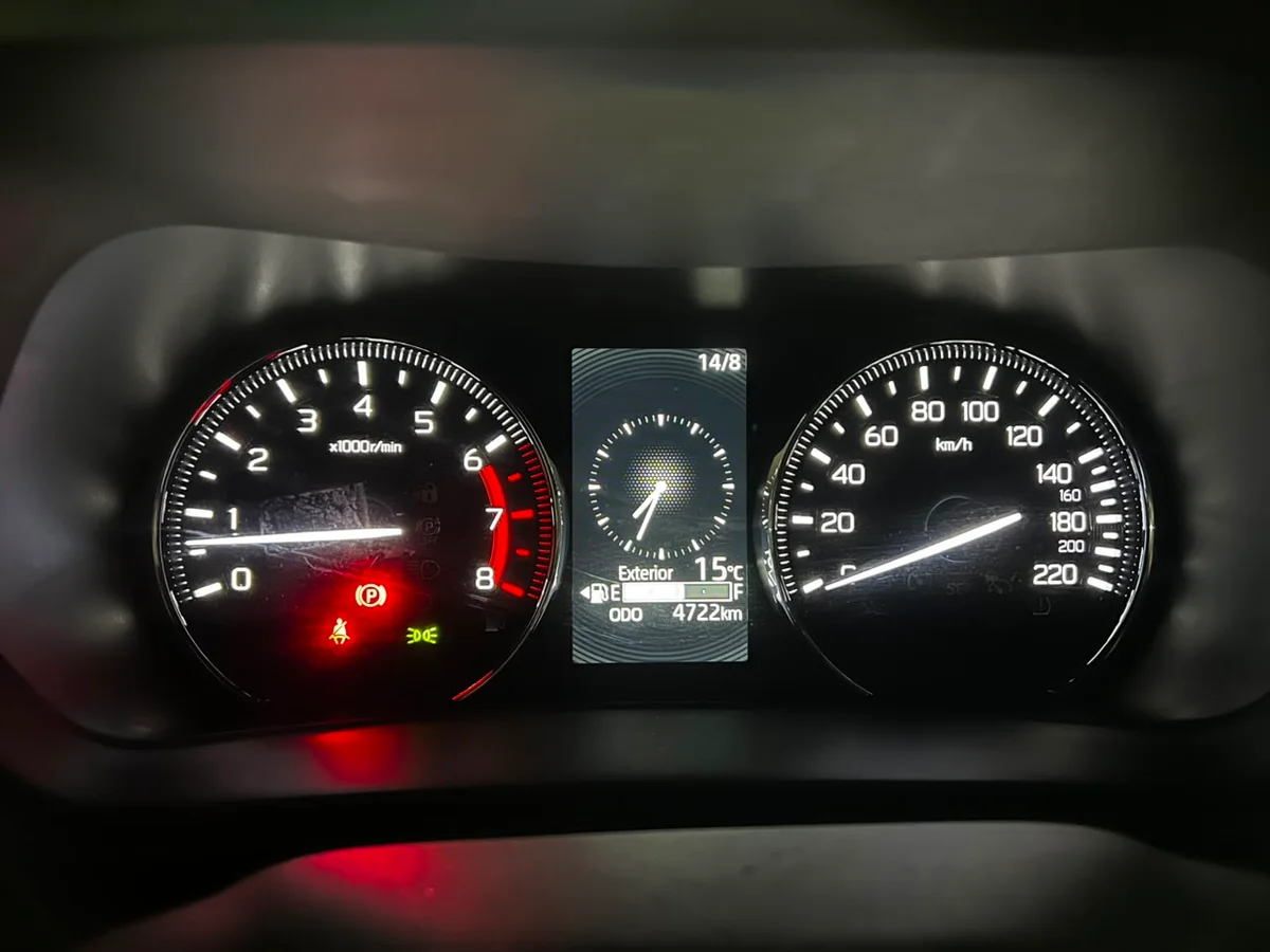 Toyota Yaris Cross 1.5L XI MT5 2024 pérdida asimilada robo - Miniatura 16