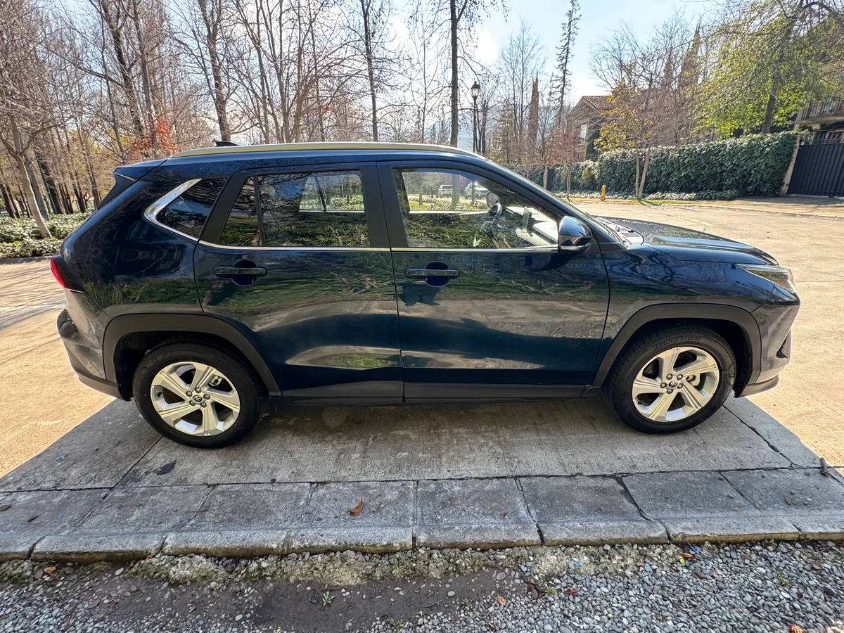 Toyota Yaris Cross 1.5L XI MT5 2024 pérdida asimilada robo - Miniatura 8