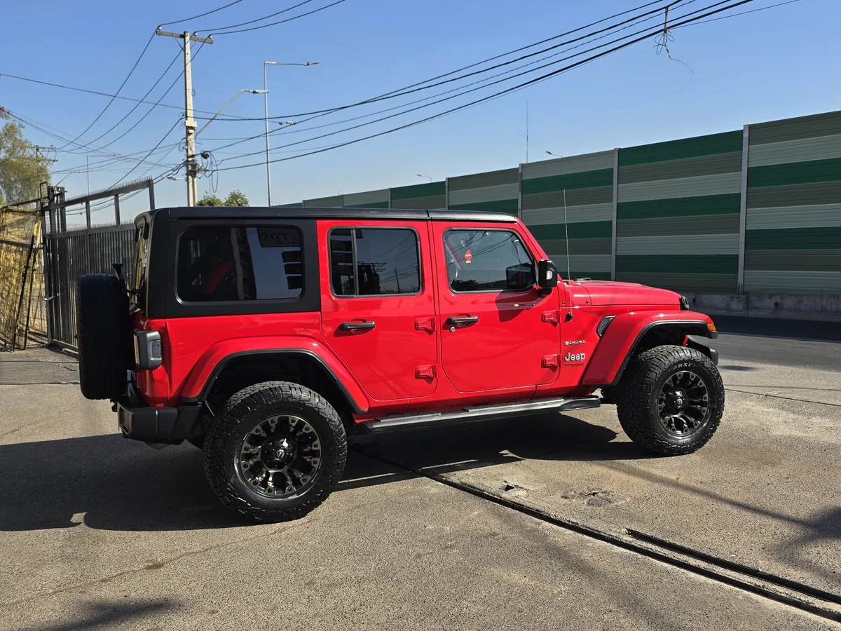 Jeep Wrangler Sahara Unlimited 3.6 Aut — foto 5 de 17