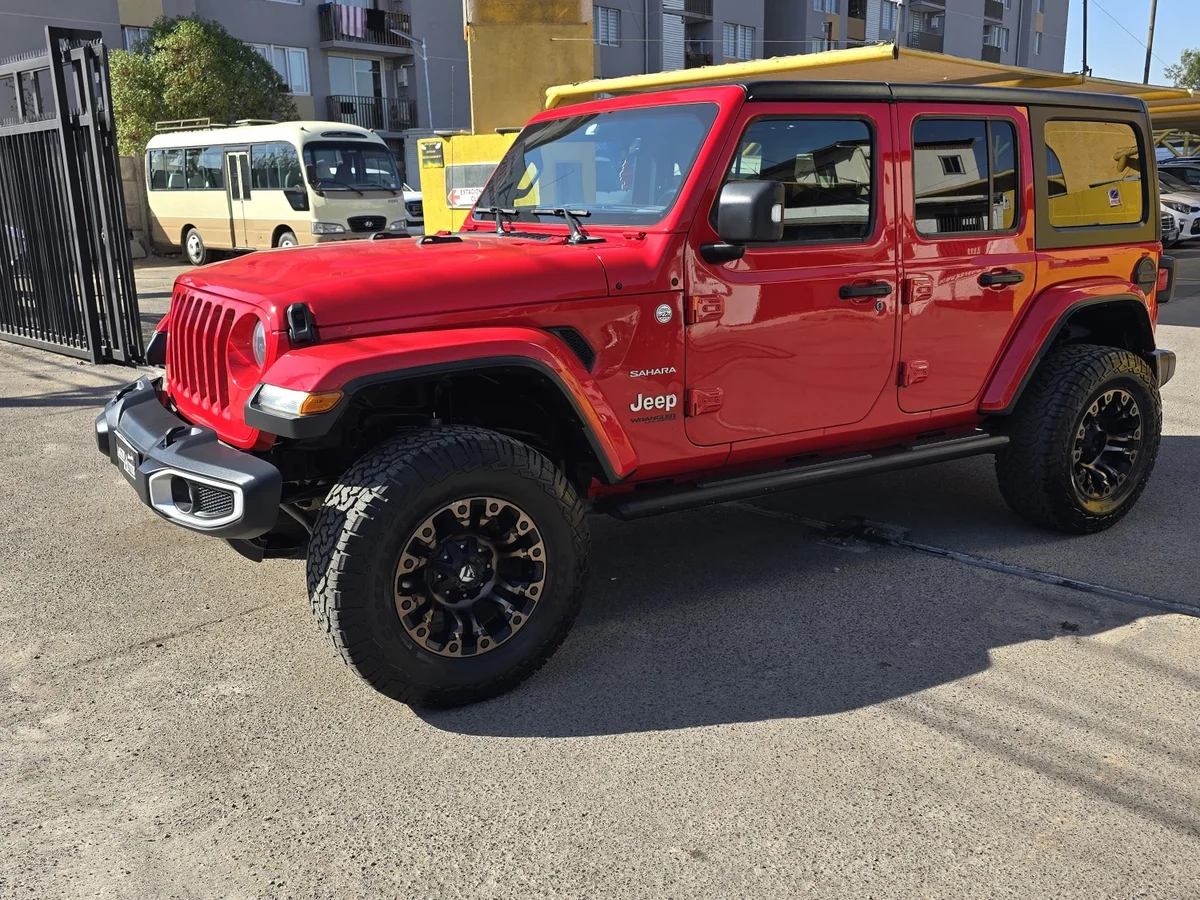 Jeep Wrangler Sahara Unlimited 3.6 Aut — foto 13 de 17