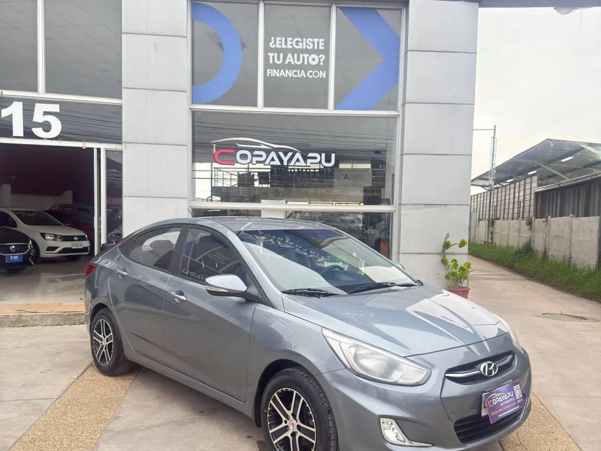 Hyundai Accent Rb — foto 2 de 10