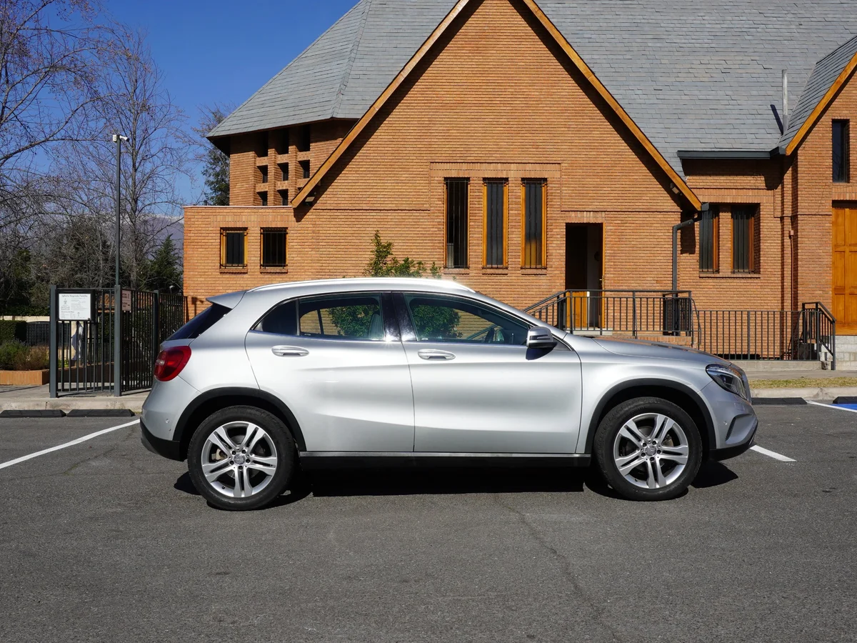 Mercedes Benz GLA 200 1.6 AT año 2016