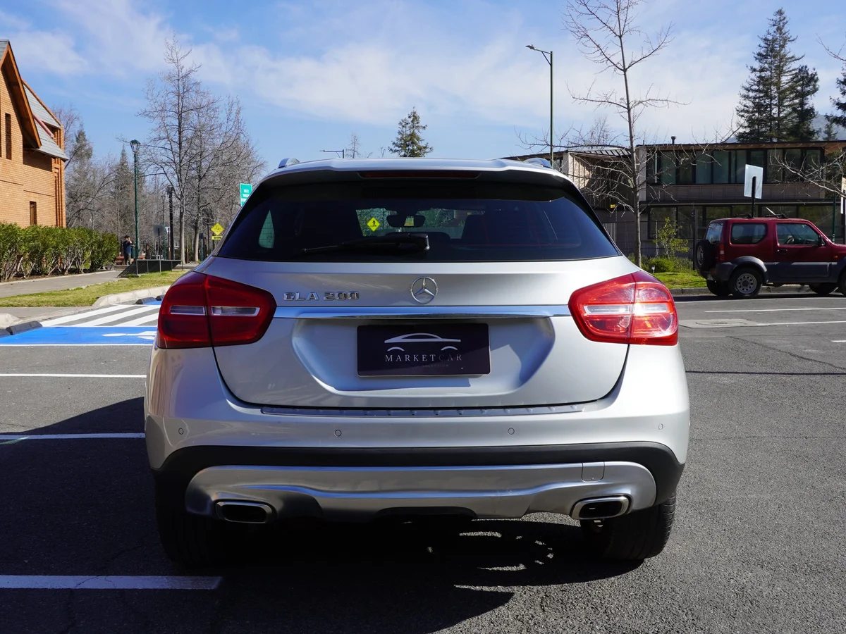 Mercedes Benz GLA 200 1.6 AT año 2016