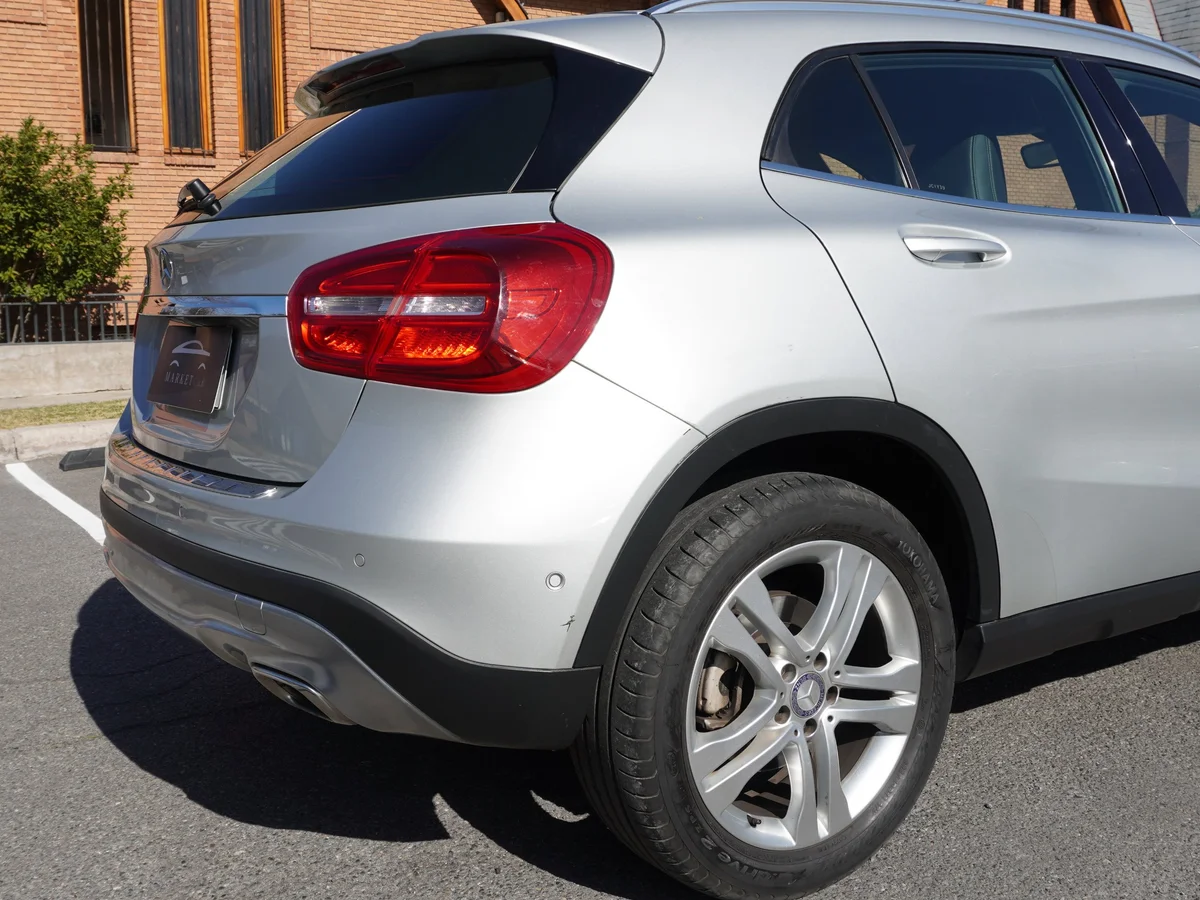 Mercedes Benz GLA 200 1.6 AT año 2016 miniatura 13