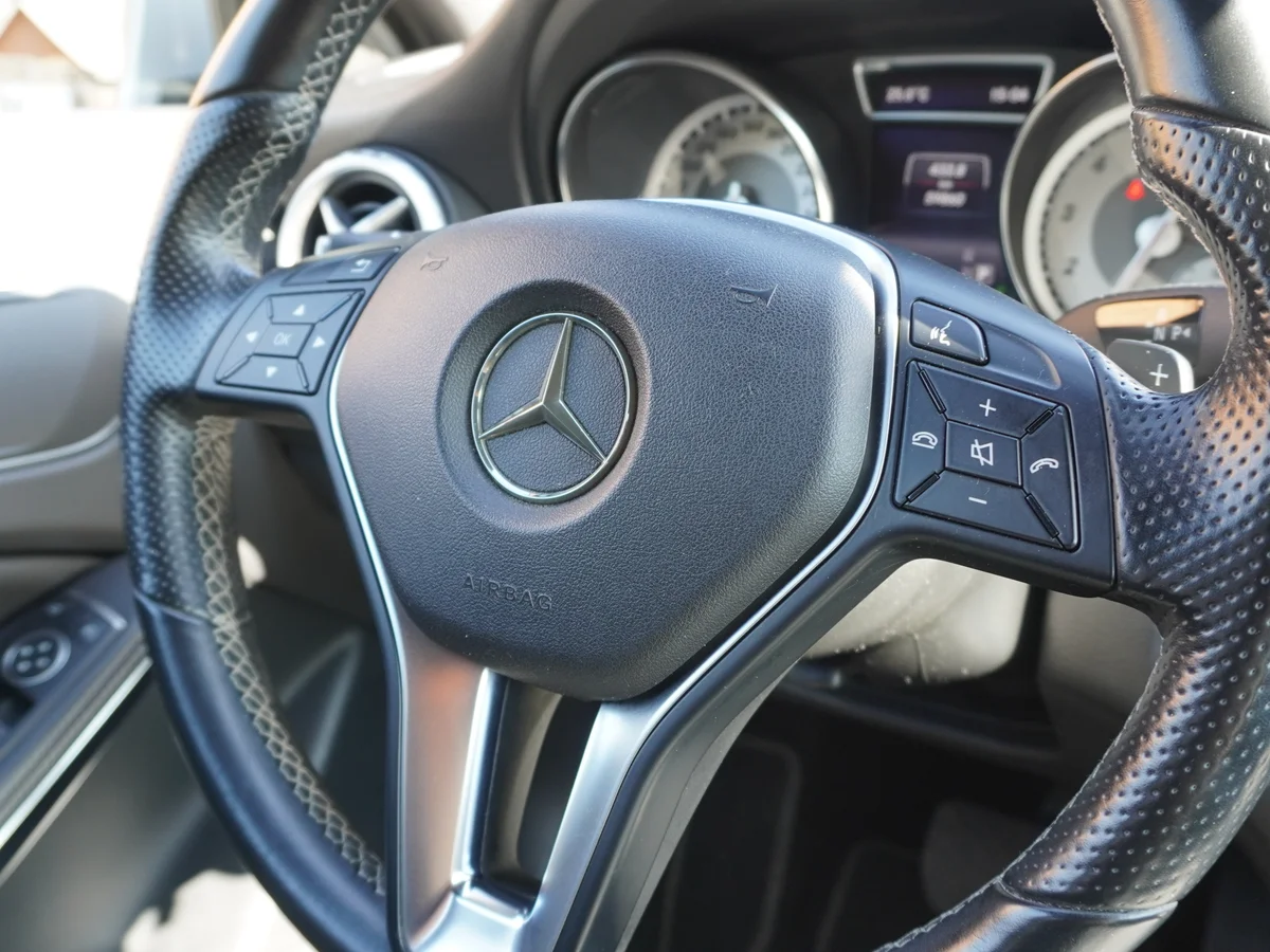 Mercedes Benz GLA 200 1.6 AT año 2016 miniatura 27