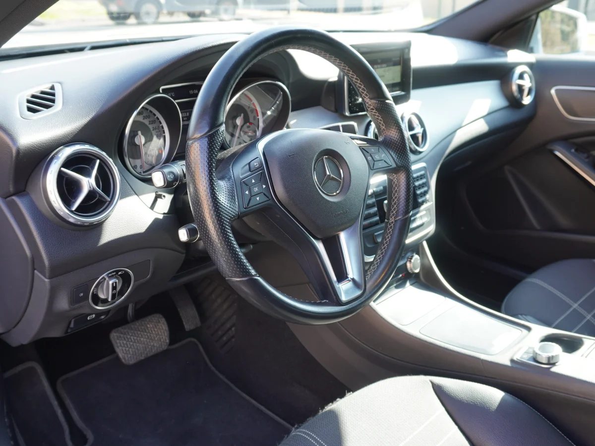 Mercedes Benz GLA 200 1.6 AT año 2016 miniatura 28