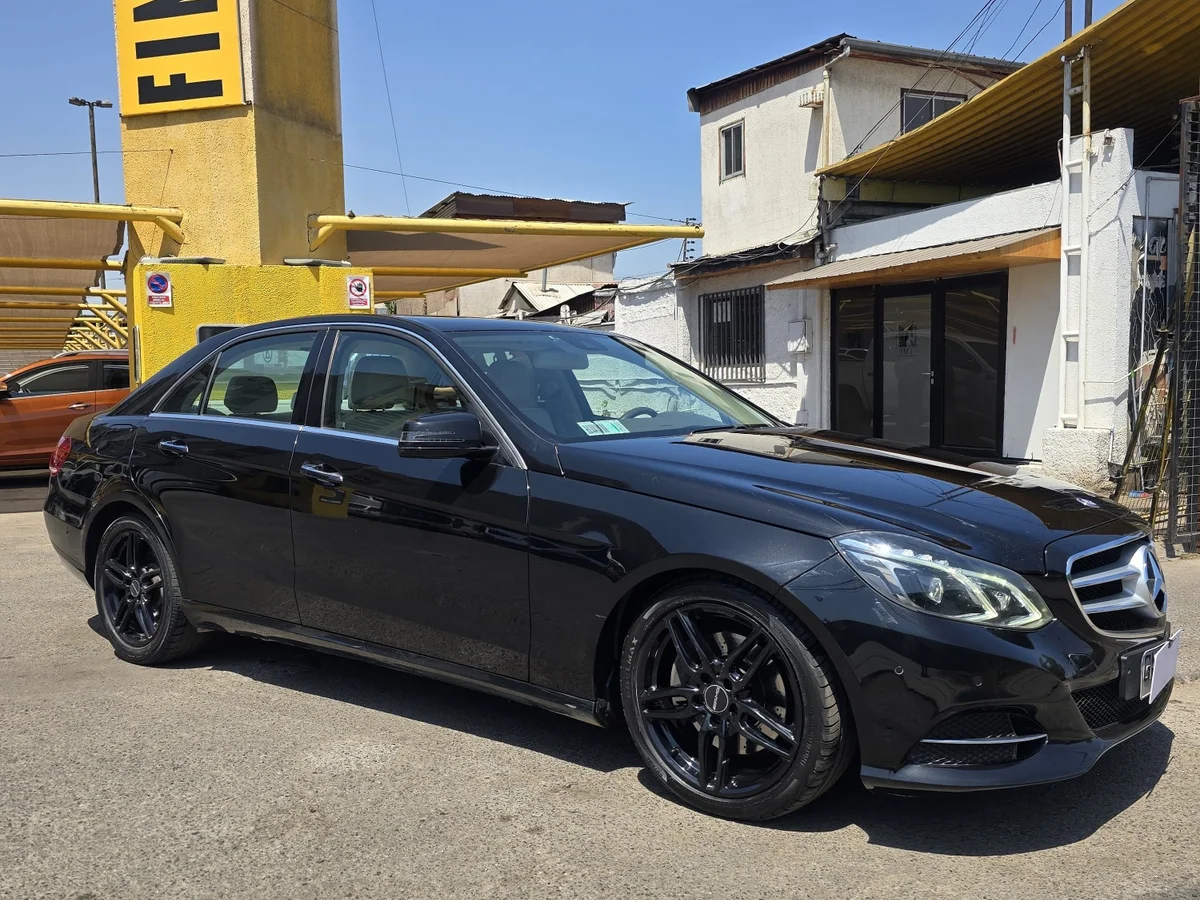 Mercedes-Benz E220 Cdi2.1 Blue Efficiency Diesel 4X2 At 4P