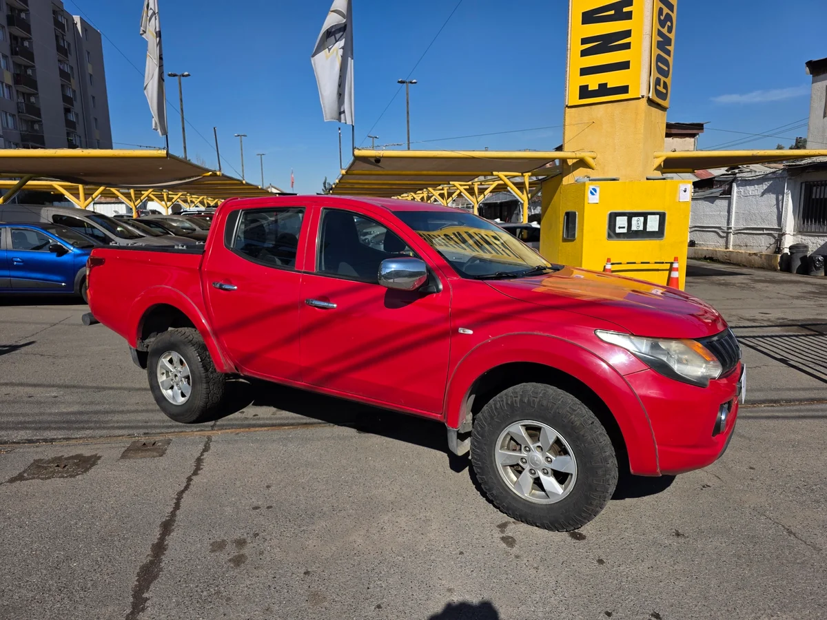 Mitsubishi L200 Katana — foto 3 de 13