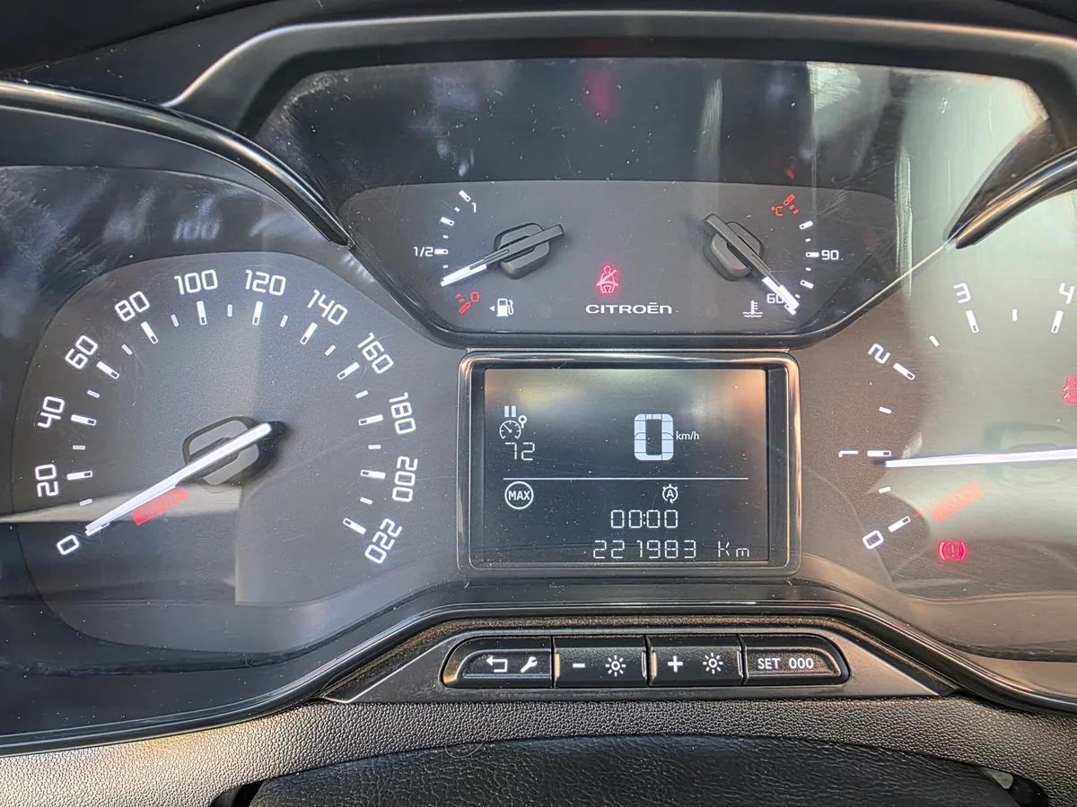 Citroën C3 Blue Hdi1.5 Bluehdi 100 S&S Live — foto 9 de 14