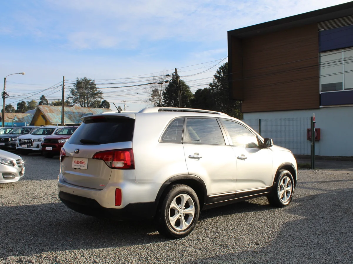 KIA Sorento — foto 8 de 11