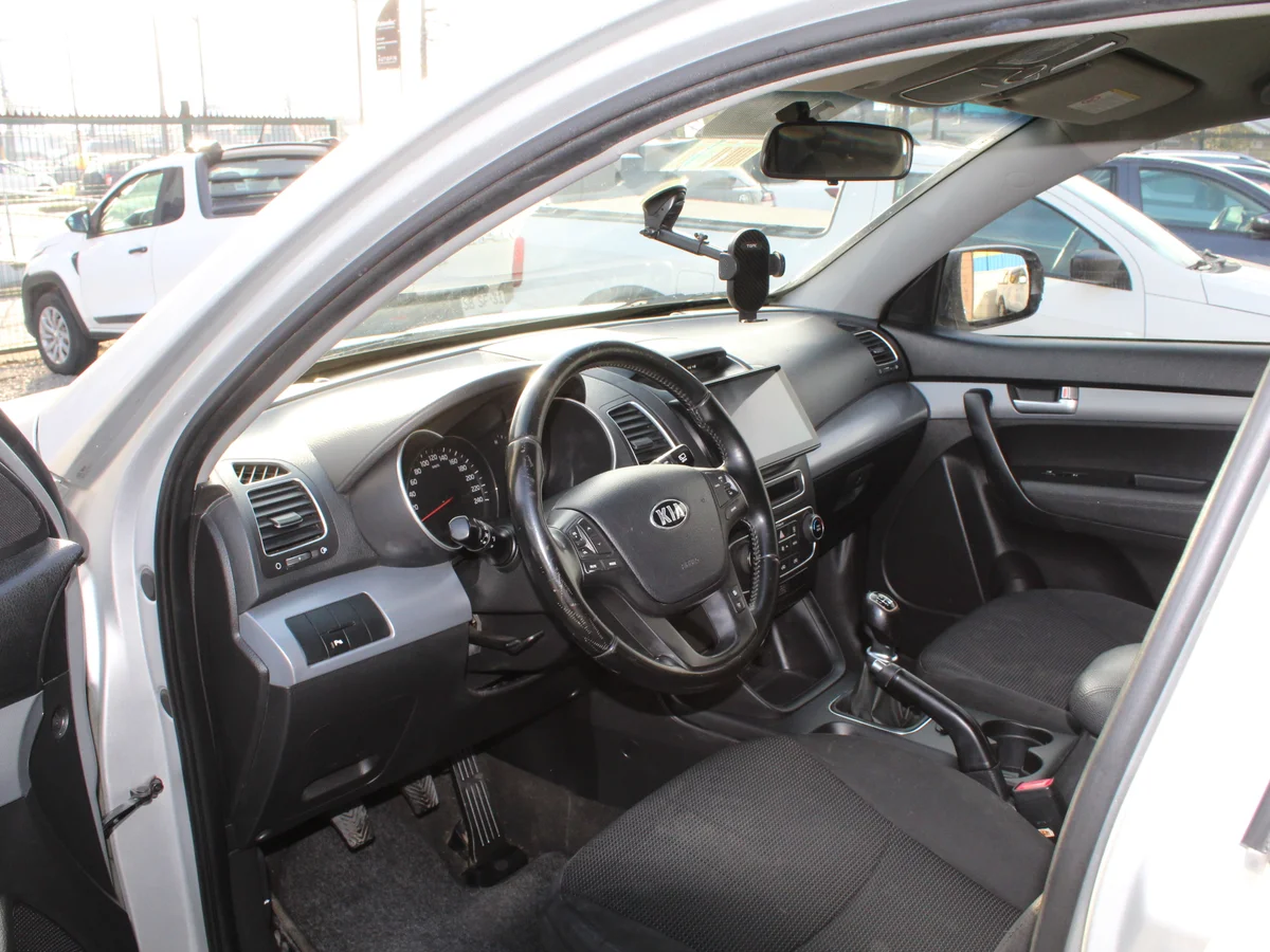 KIA Sorento — foto 10 de 11