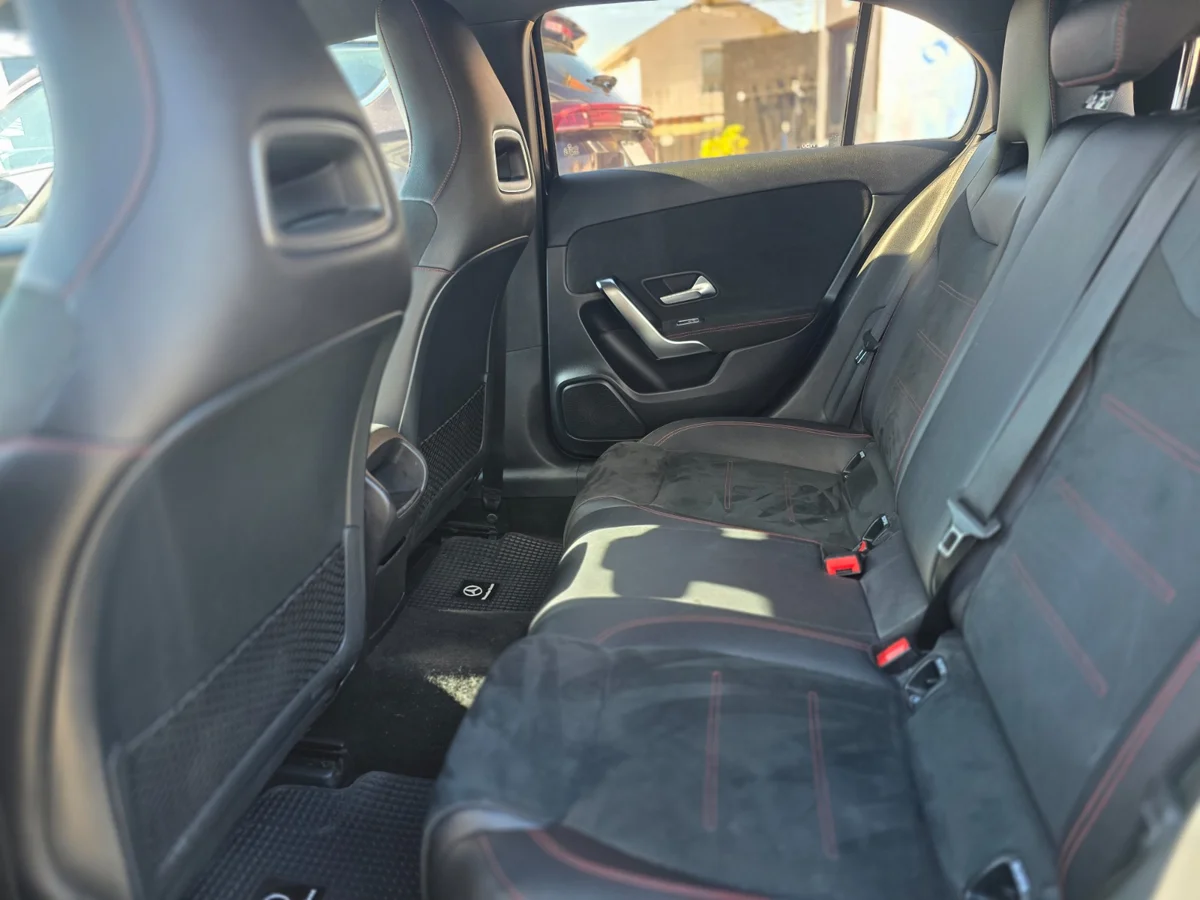 Mercedes-Benz A200 — foto 9 de 10