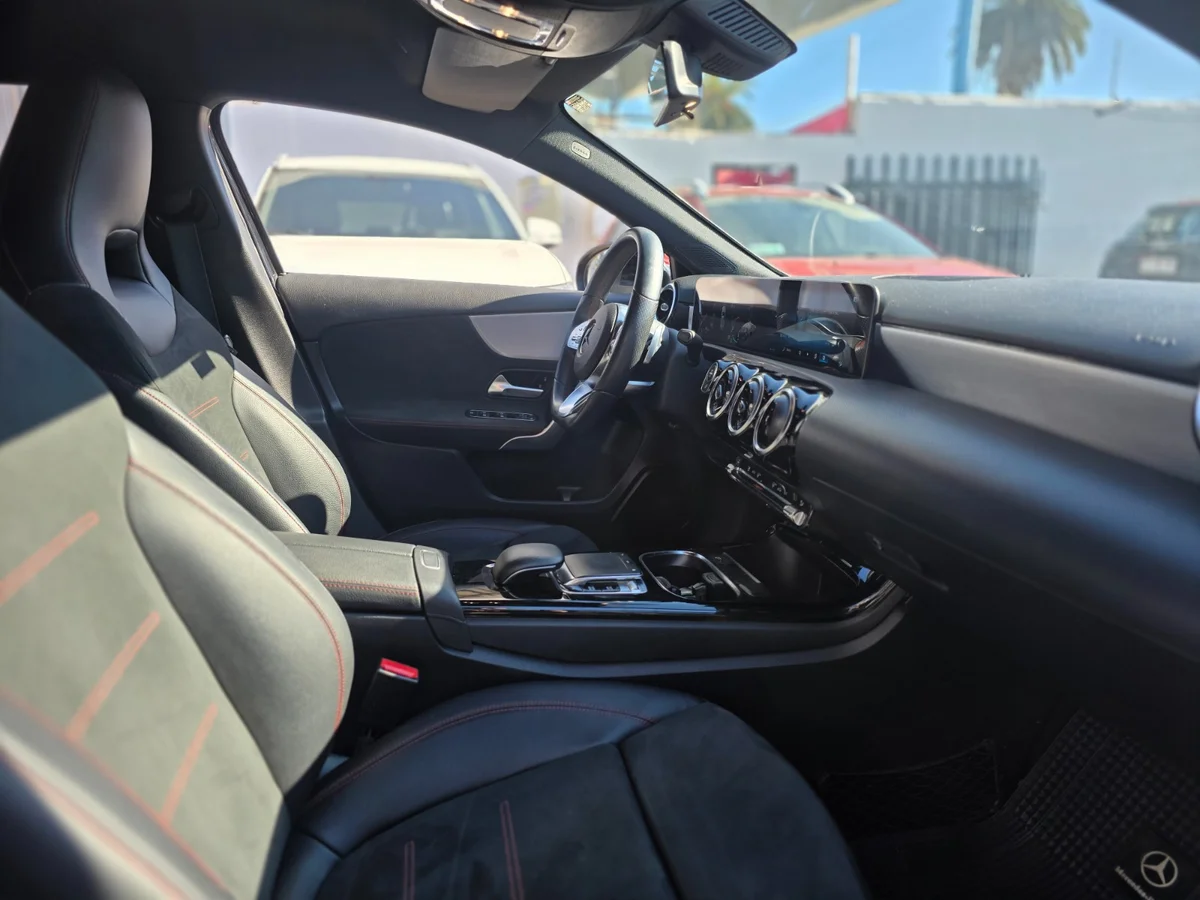 Mercedes-Benz A200 — foto 10 de 10