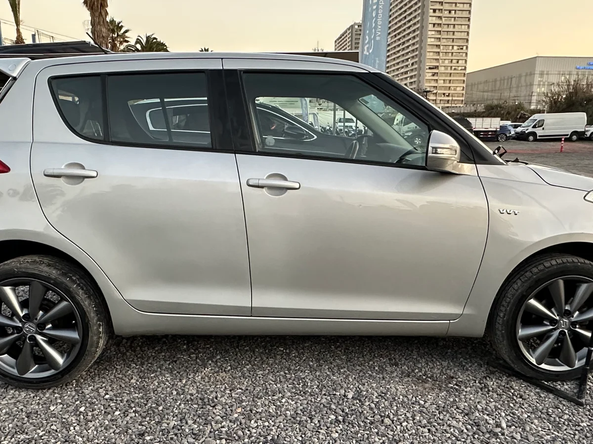 SUZUKI Swift GL 1.2 AUT 2015 - Miniatura 4