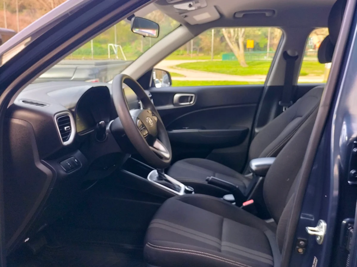HYUNDAI Venue 1.6 AT PLUS 2025 - Miniatura 7