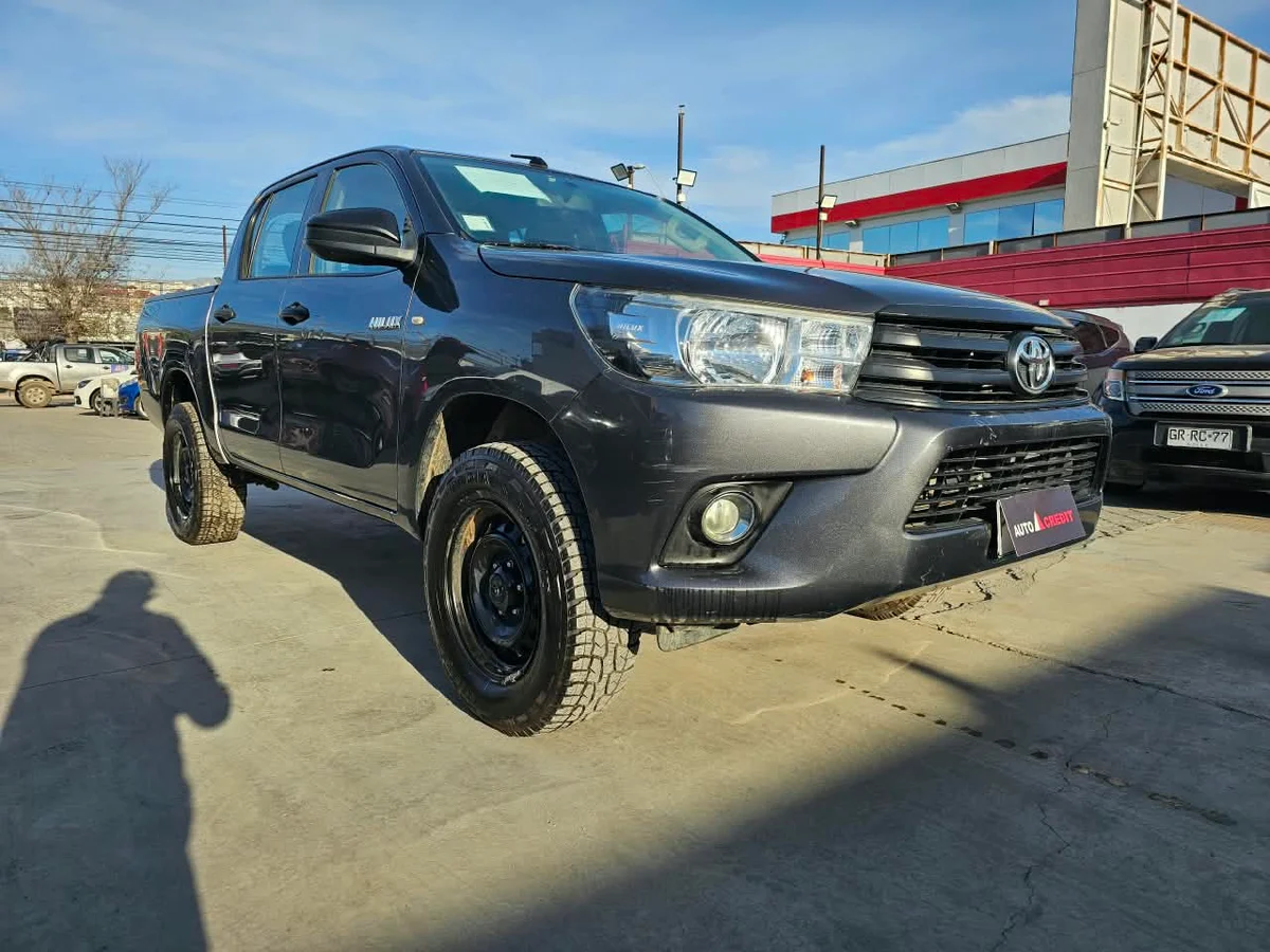 Toyota Hilux — foto 2 de 9