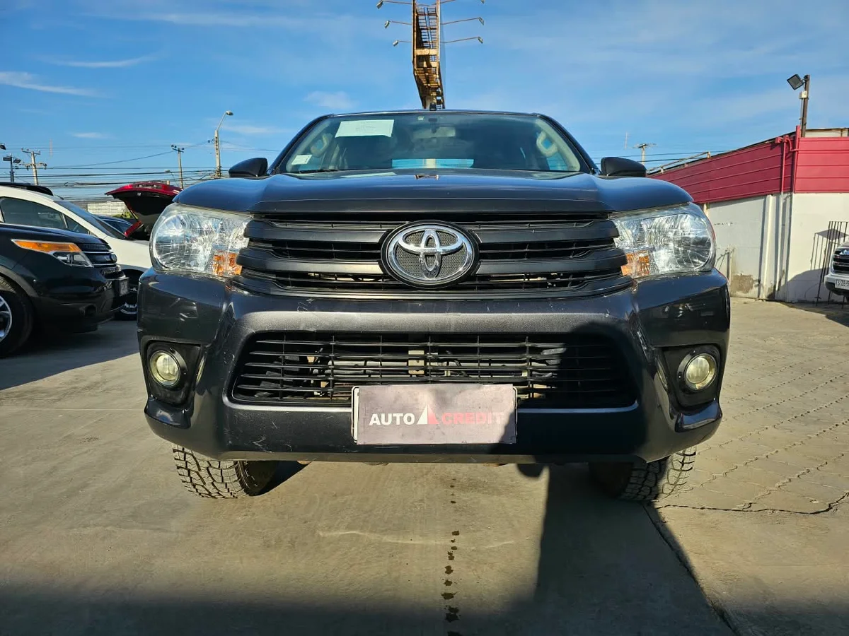 Toyota Hilux — foto 3 de 9