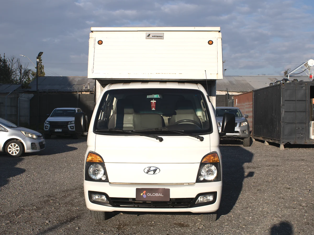 Hyundai Porter 2.5 Gls Crdi Diesel 4X2 Chassis Ac 6Mt 2P — foto 2 de 11