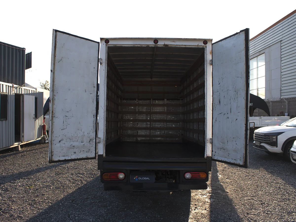 Hyundai Porter 2.5 Gls Crdi Diesel 4X2 Chassis Ac 6Mt 2P — foto 9 de 11