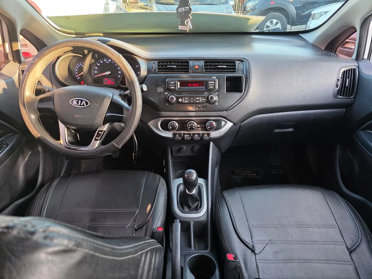 KIA Rio5 — foto 4 de 11