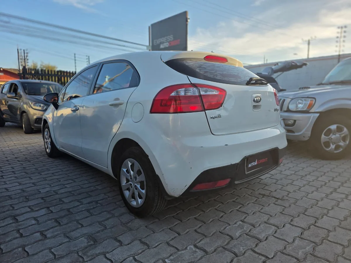 KIA Rio5 — foto 8 de 11