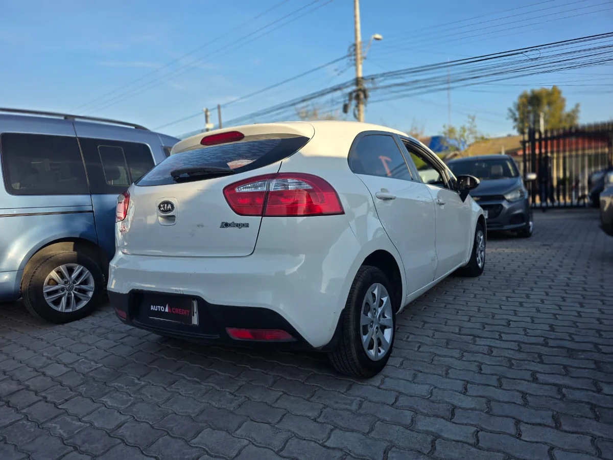 KIA Rio5 — foto 9 de 11