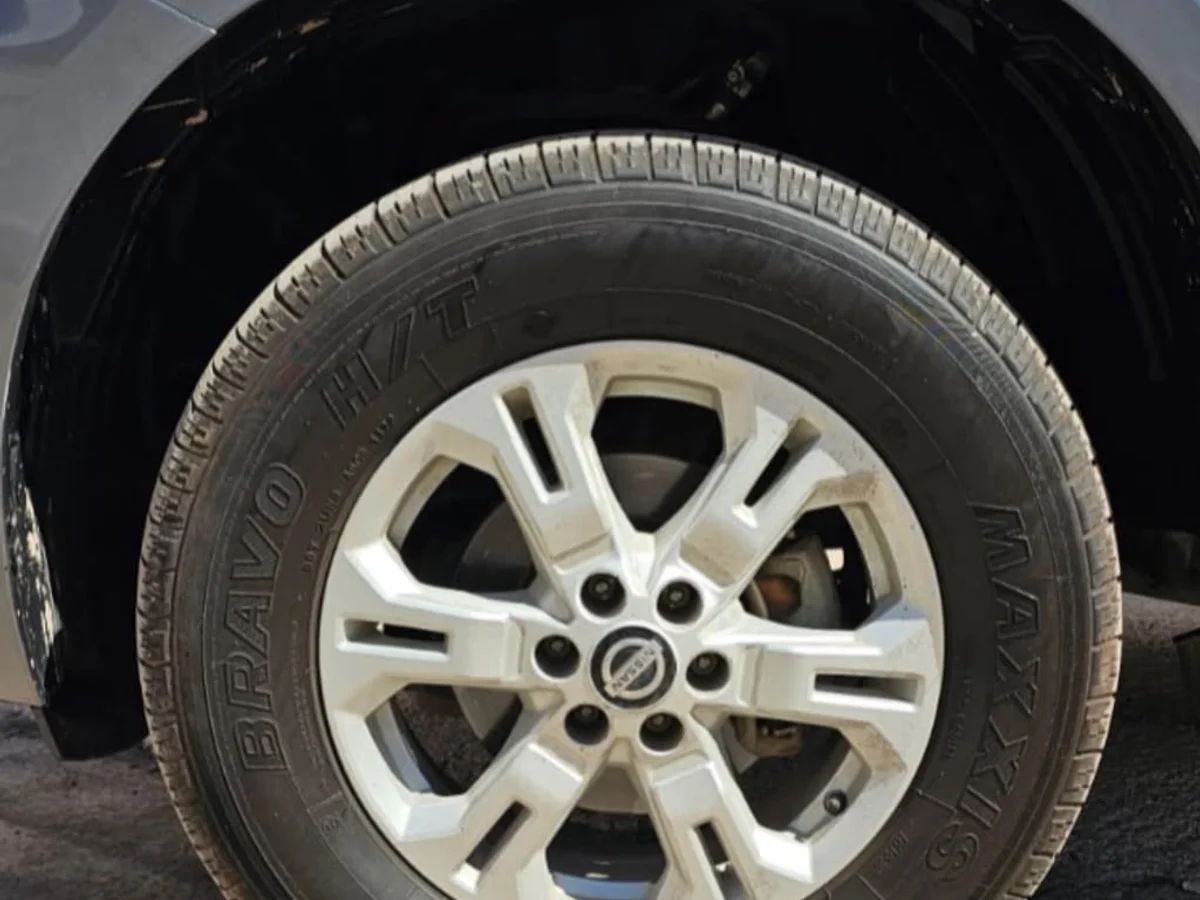Nissan Navara D Cab — foto 4 de 7