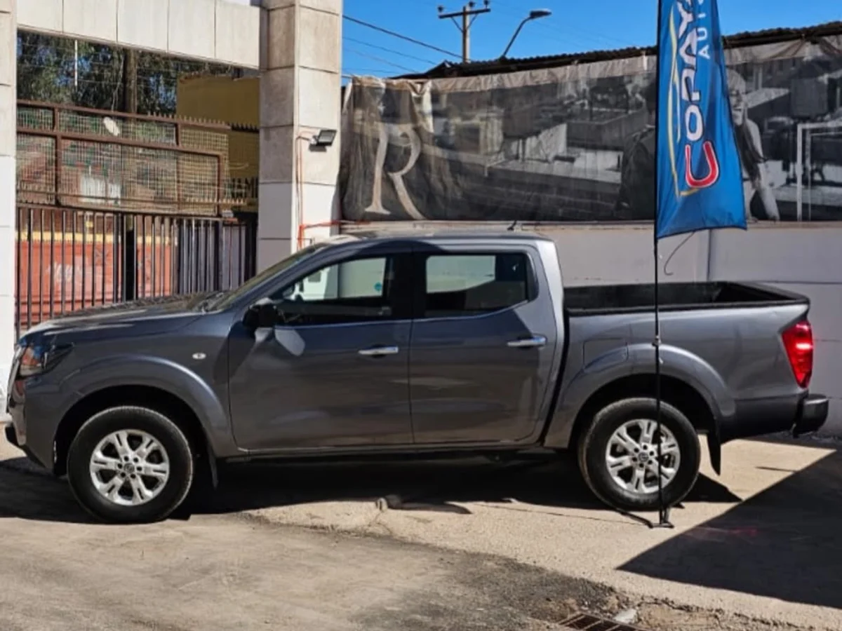 Nissan Navara D Cab — foto 5 de 7
