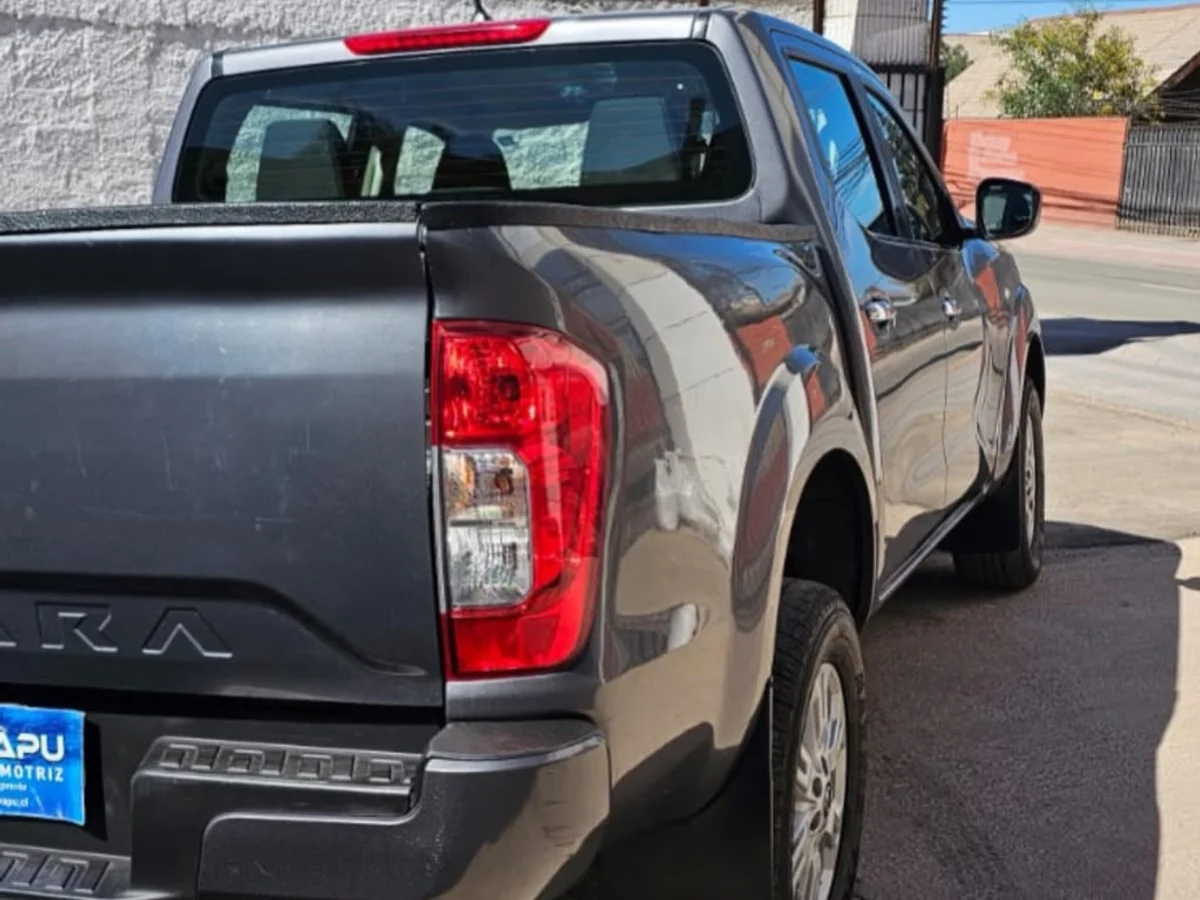 Nissan Navara D Cab — foto 7 de 7