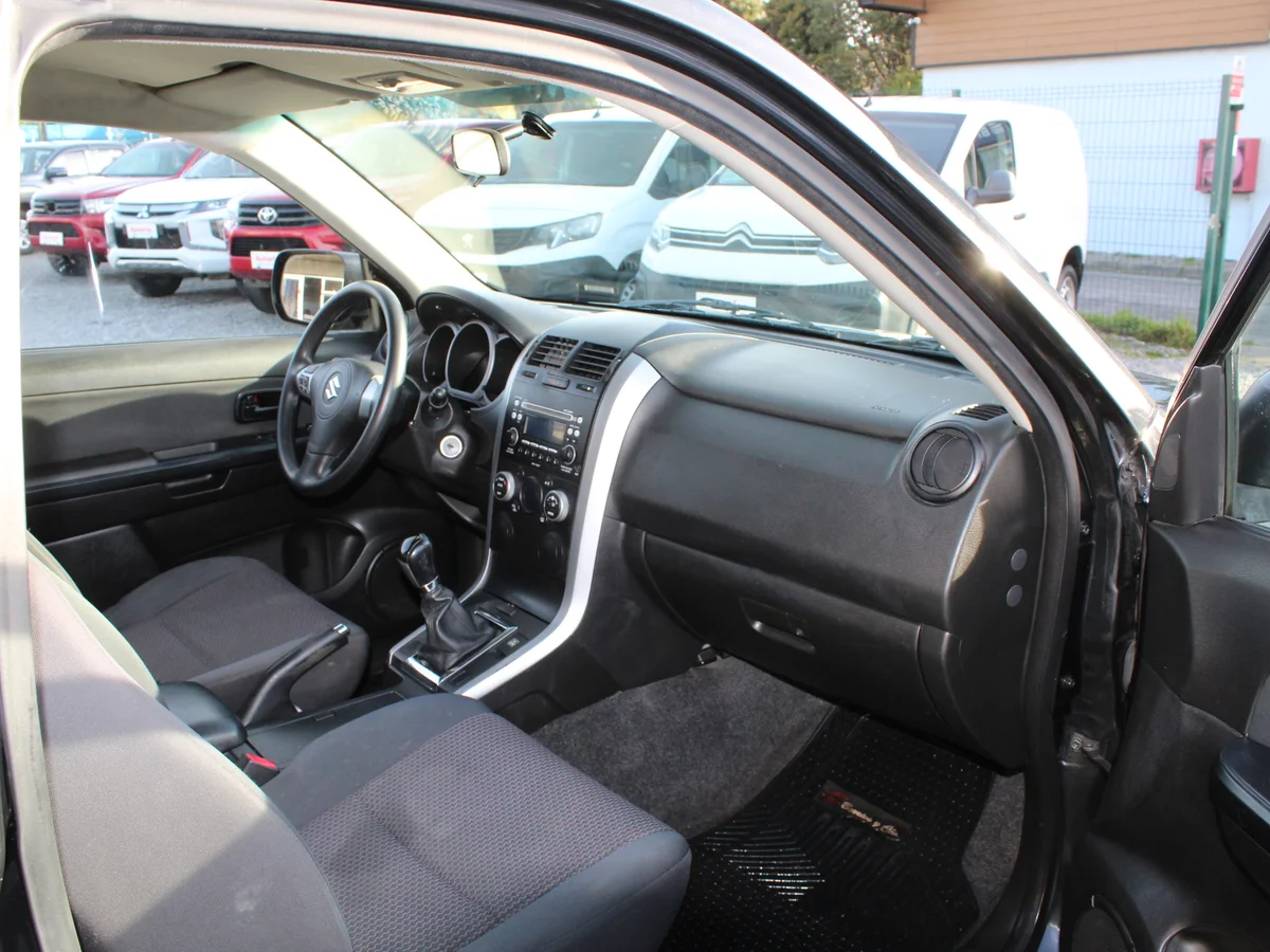 Suzuki Grand Vitara Glx Sport — foto 5 de 10