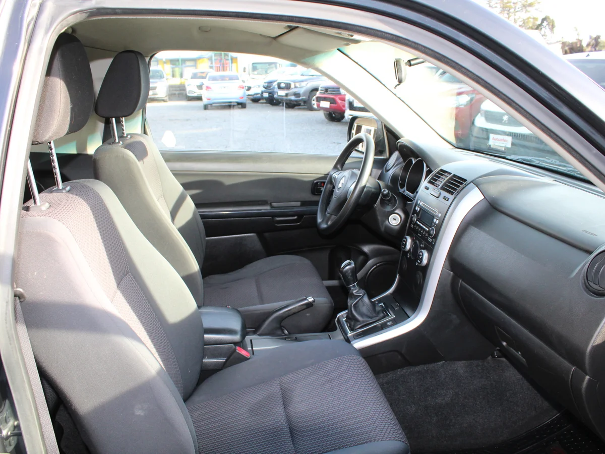 Suzuki Grand Vitara Glx Sport — foto 6 de 10