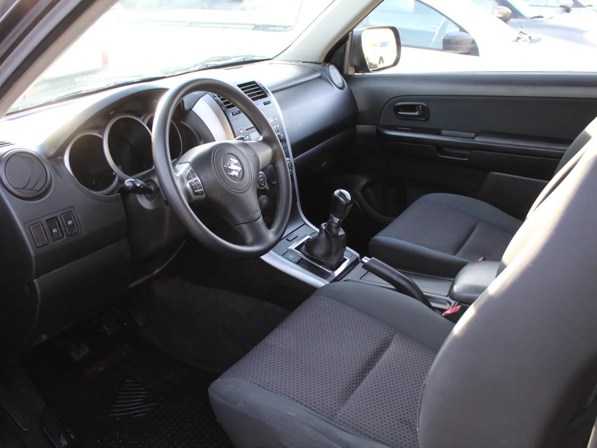 Suzuki Grand Vitara Glx Sport — foto 9 de 10