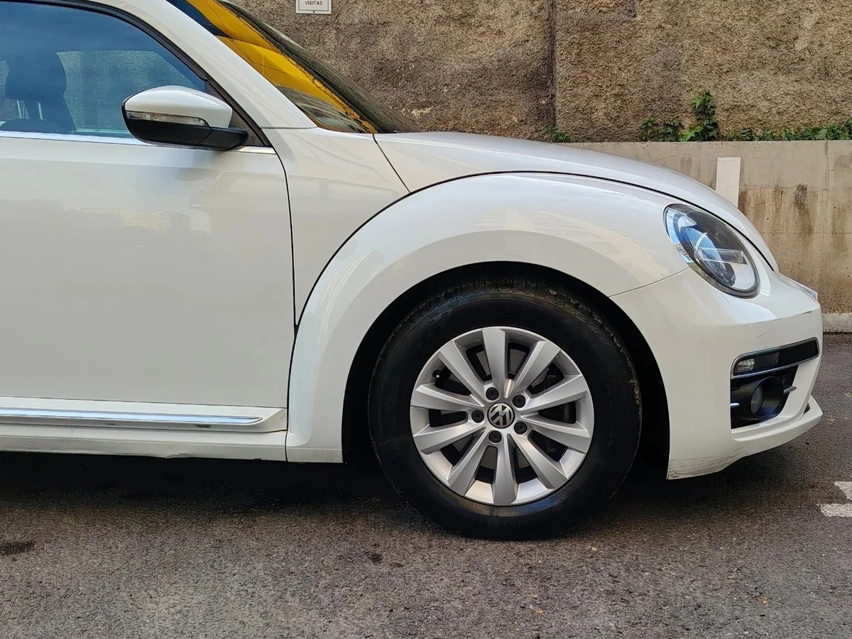 VOLKSWAGEN Beetle 1.4 DESIGN 4X2 HB AT 3P 2017 - Miniatura 14
