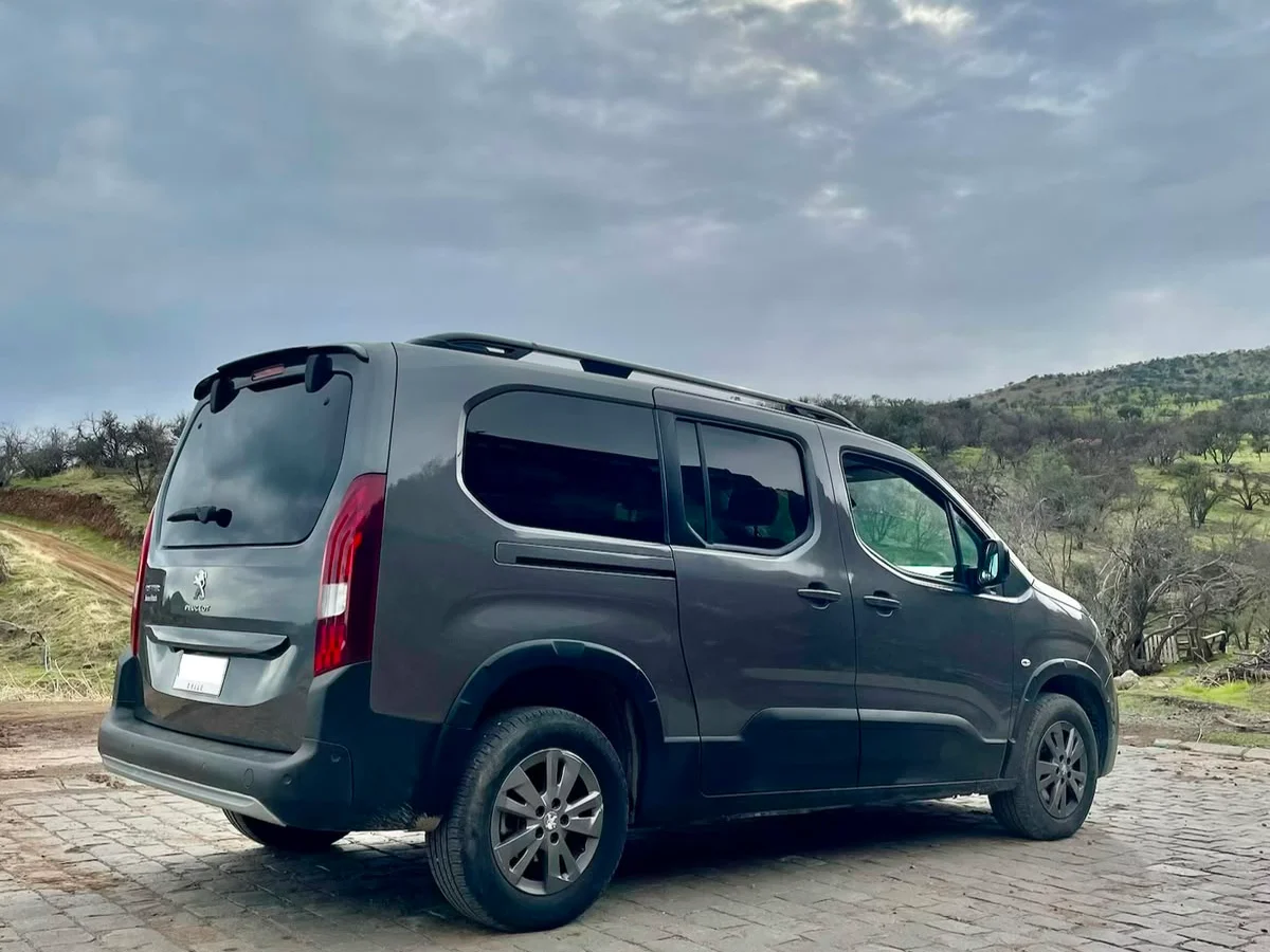 PEUGEOT Rifter BLUEHDI 130 1.5 AT 2023 - Miniatura 9