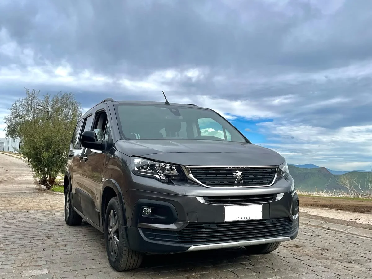 PEUGEOT Rifter BLUEHDI 130 1.5 AT 2023 - Miniatura 15