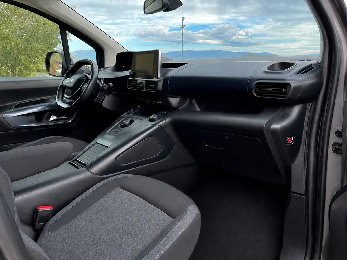 PEUGEOT Rifter BLUEHDI 130 1.5 AT 2023 - Miniatura 17