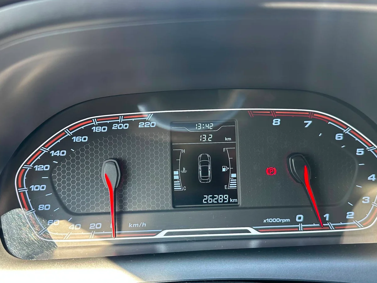 Chery Tiggo 2 — foto 12 de 15