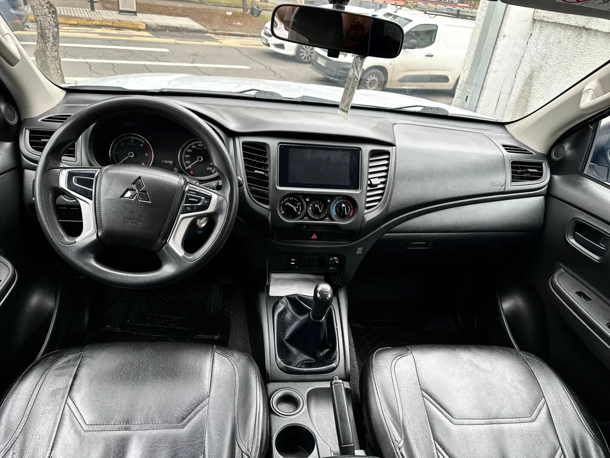 Mitsubishi L200 Work Cr Wf — foto 12 de 15