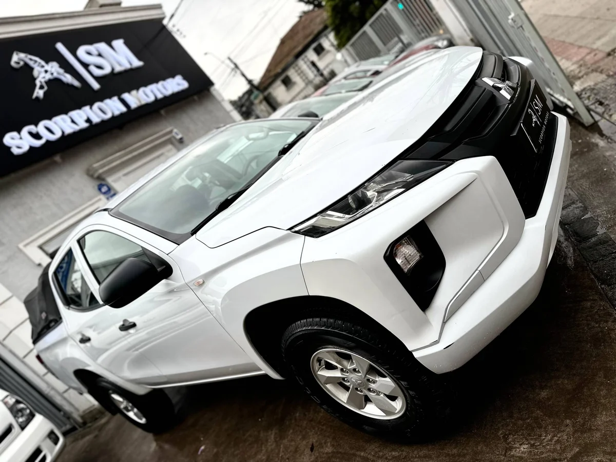 Mitsubishi L200 Work Cr Wf — foto 15 de 15