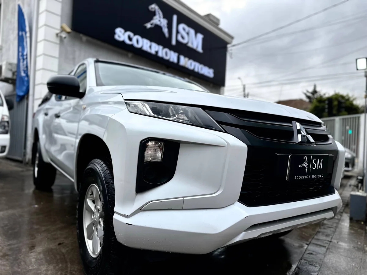 Mitsubishi L200 Work Cr Wf — foto 9 de 15