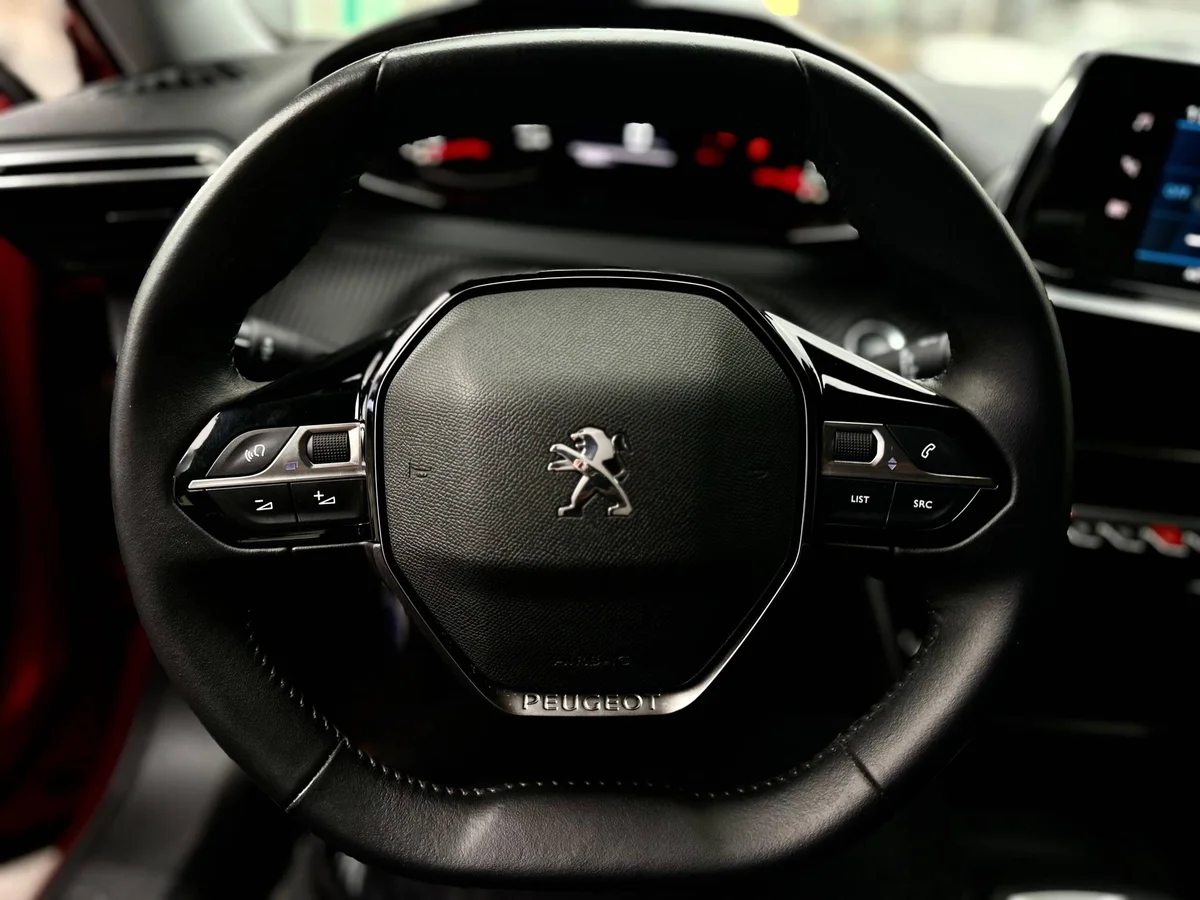 Peugeot 2008 Puretech 130 — foto 14 de 15